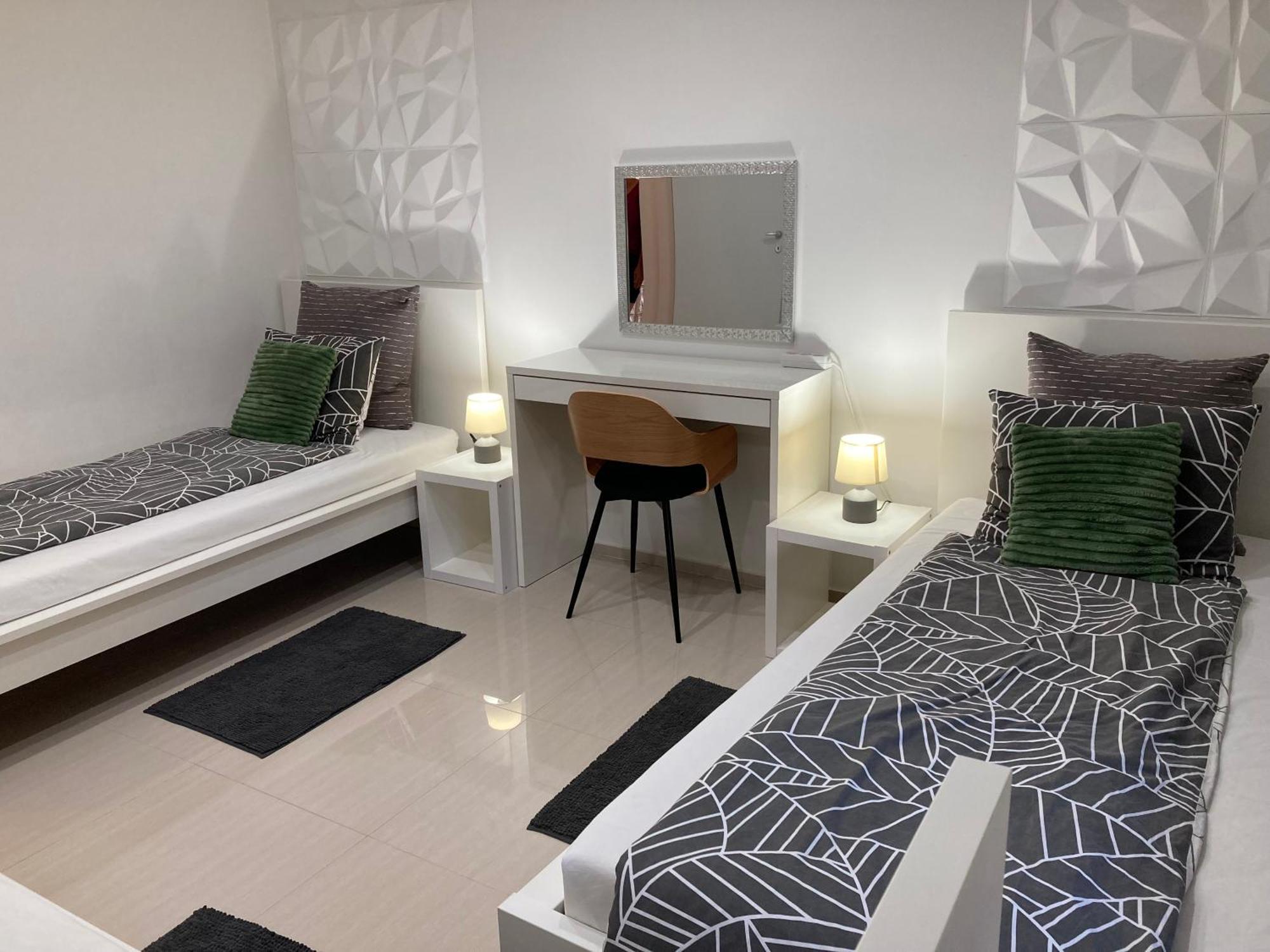 Apartman Sonas With Free Private Parking Karlovac Buitenkant foto
