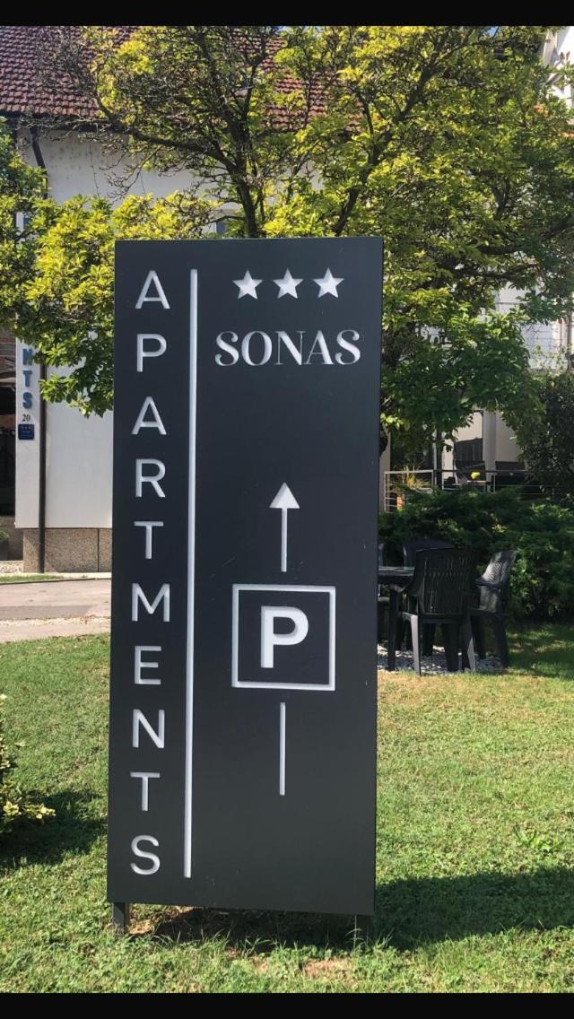 Apartman Sonas With Free Private Parking Karlovac Buitenkant foto